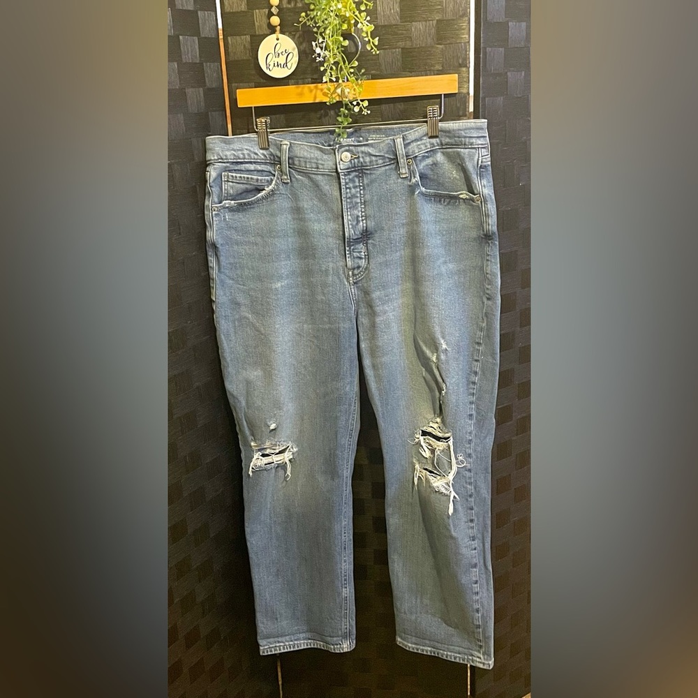 Woman’s OldNavy Jeans Size 16